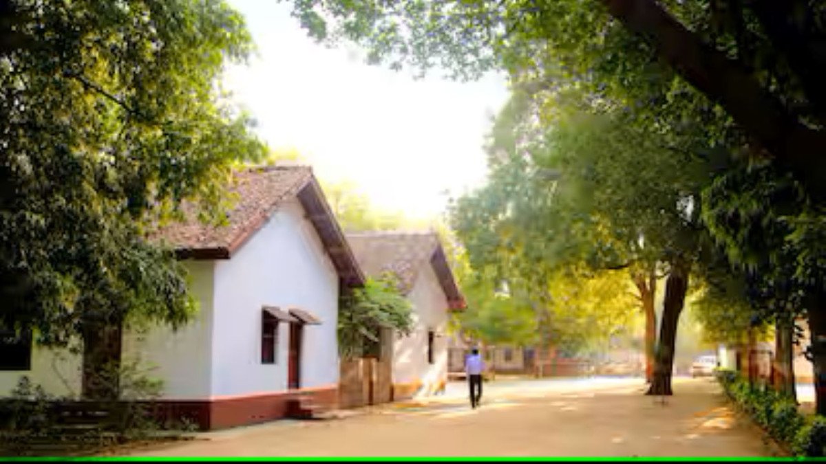 98251-Gandhi-Ashram.jpg