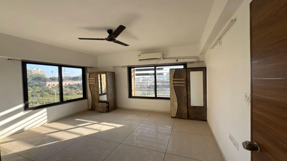 Project details page for 4 BHK Jagatpur