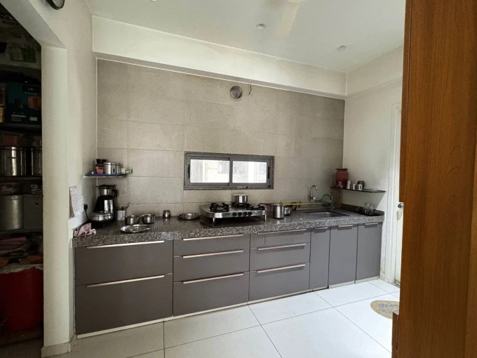 Gallery image 7 : 4 BHK Flat at Shela